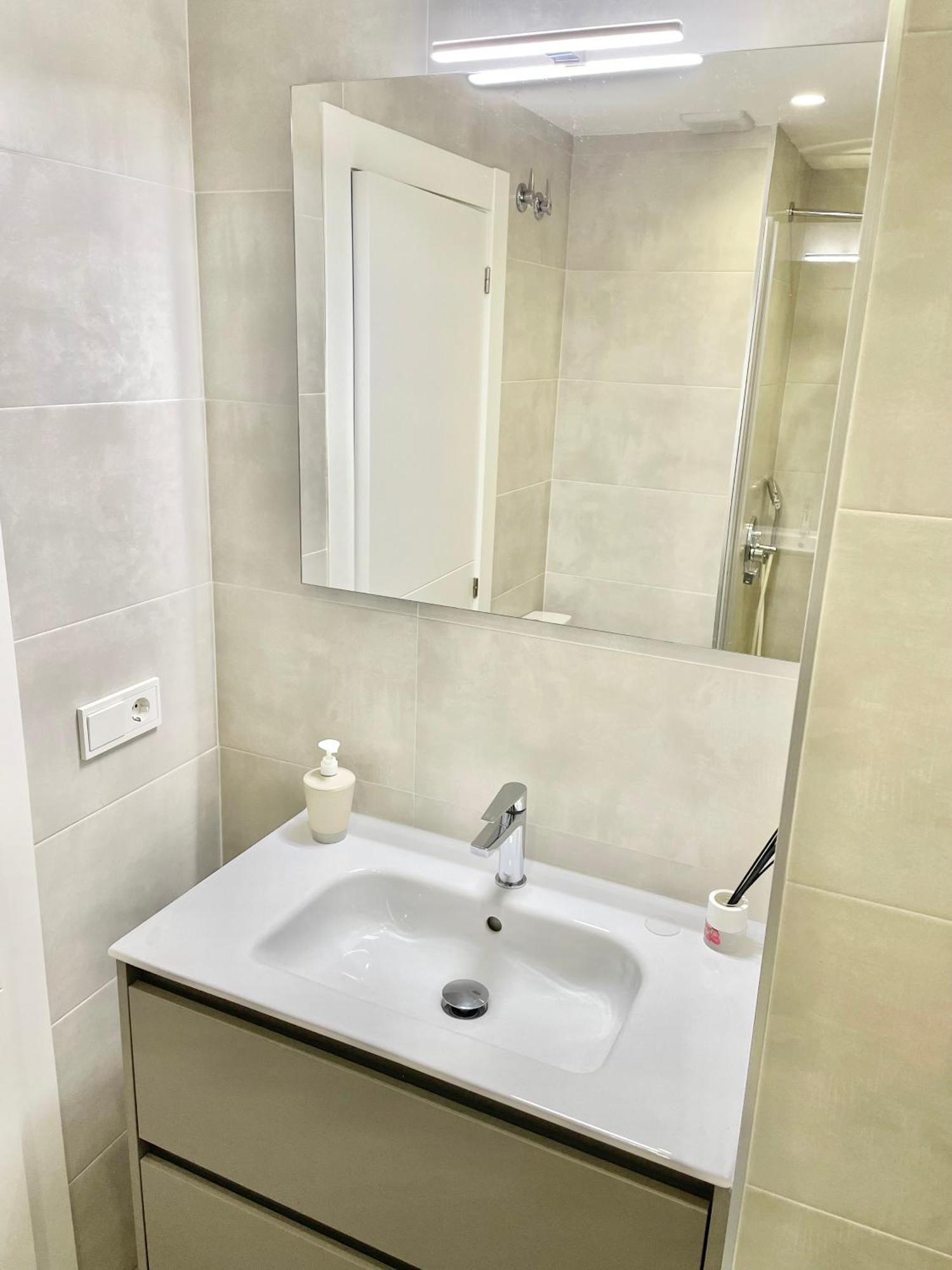 Apartamento San Lorenzo Playa. Vistas Al Mar. Gijón Kültér fotó