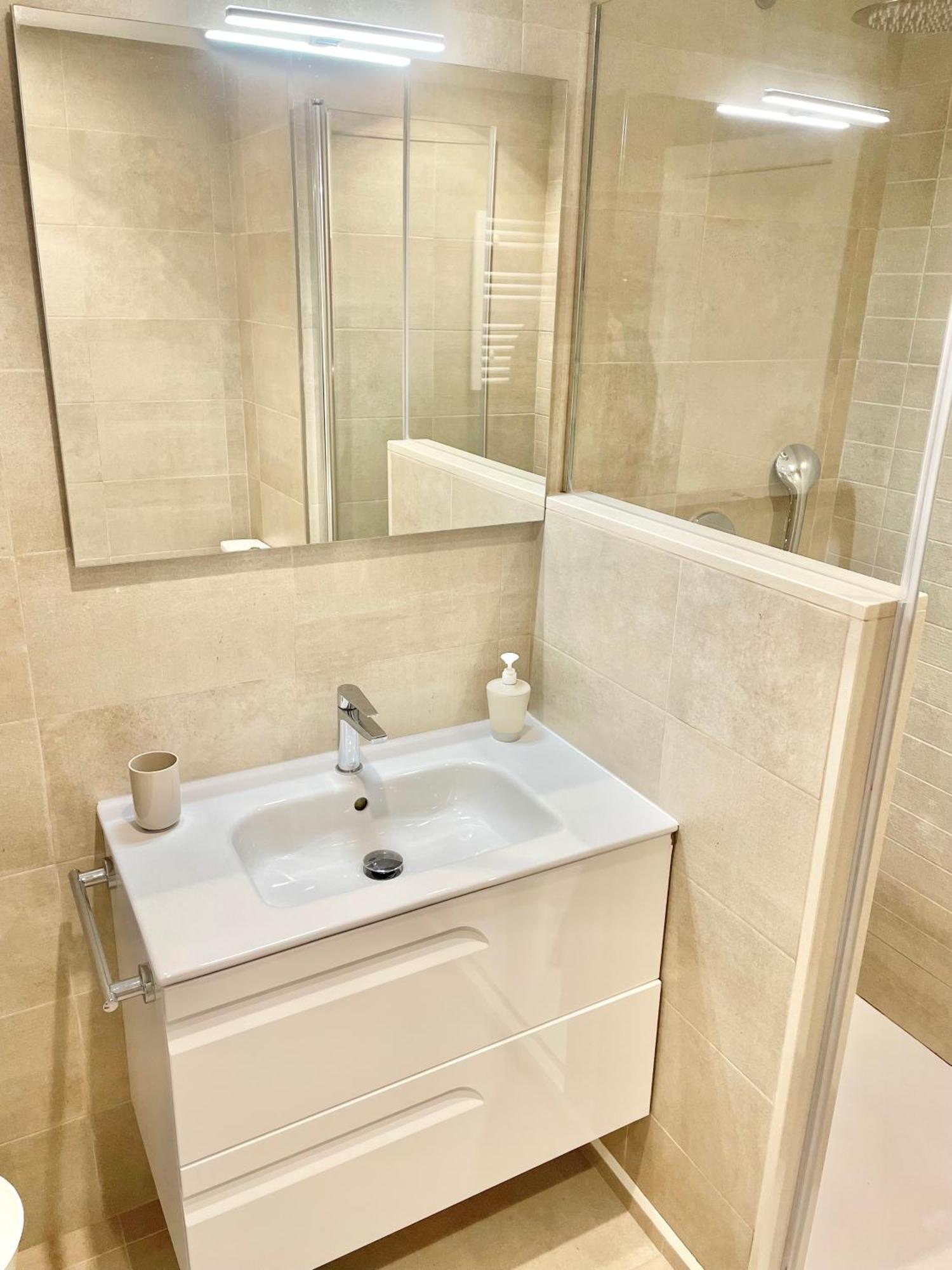 Apartamento San Lorenzo Playa. Vistas Al Mar. Gijón Kültér fotó