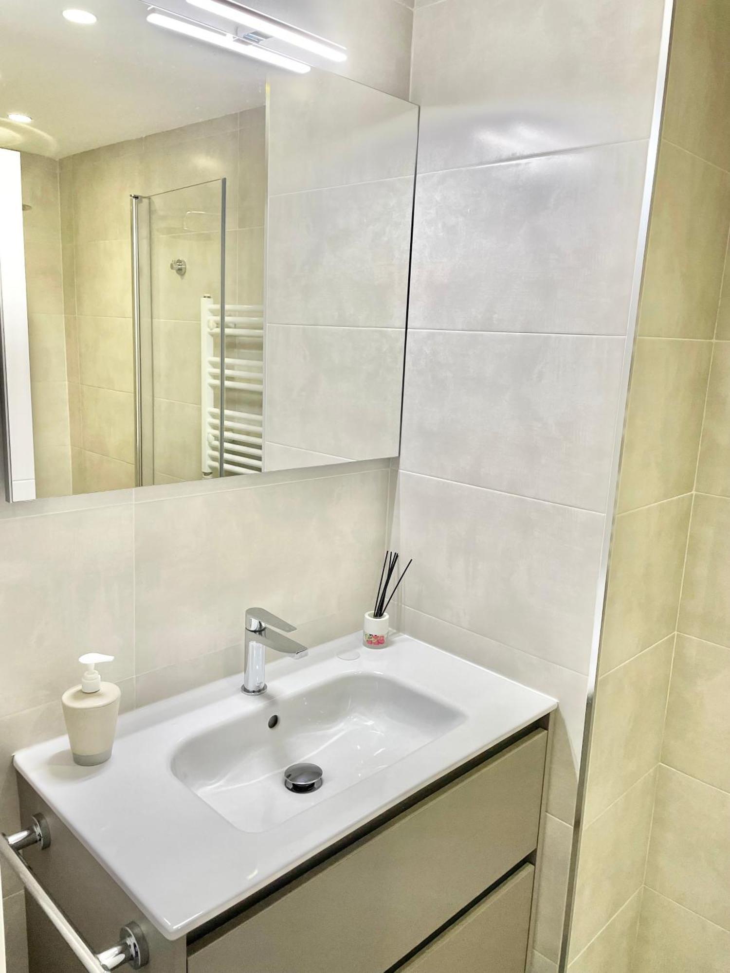 Apartamento San Lorenzo Playa. Vistas Al Mar. Gijón Kültér fotó