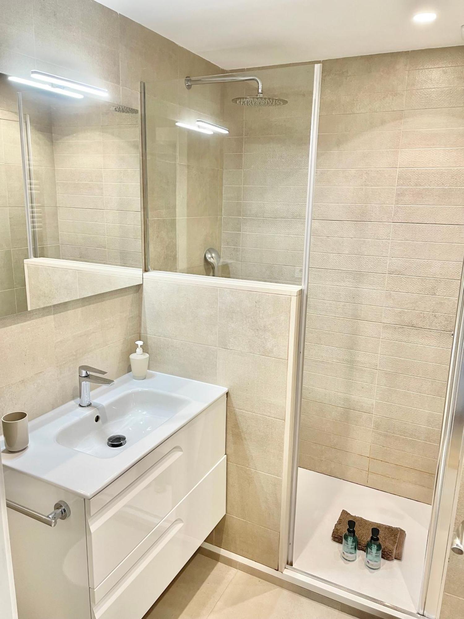 Apartamento San Lorenzo Playa. Vistas Al Mar. Gijón Kültér fotó